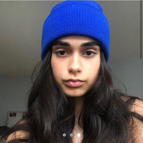 cobalt blue beanie๐ - Picture 3 of 3